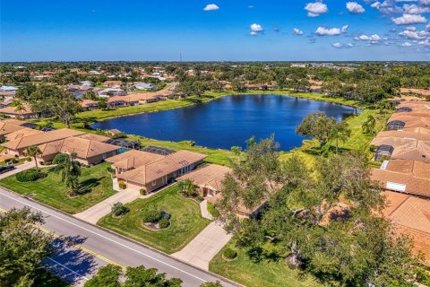 House in Venice, Florida 2 bedrooms, 197.79 sq.m. № 2152064 - photo 5