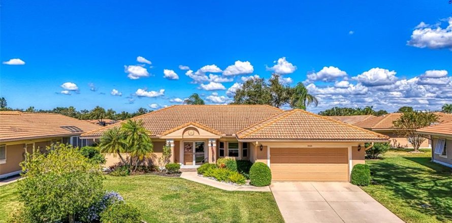 House in Venice, Florida 2 bedrooms, 197.79 sq.m. № 2152064