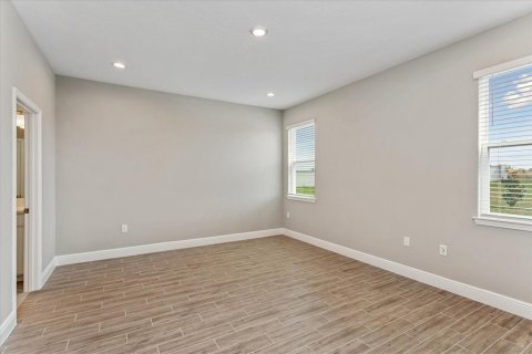 House in Winter Garden, Florida 6 bedrooms, 316.98 sq.m. № 2267331 - photo 13