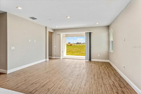 House in Winter Garden, Florida 6 bedrooms, 316.98 sq.m. № 2267331 - photo 11