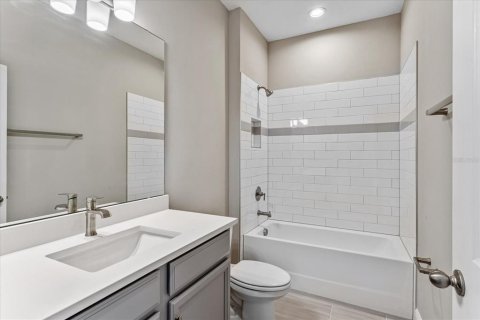 House in Winter Garden, Florida 6 bedrooms, 316.98 sq.m. № 2267331 - photo 21