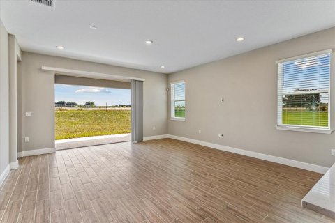 House in Winter Garden, Florida 6 bedrooms, 316.98 sq.m. № 2267331 - photo 10