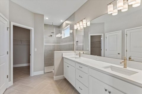 House in Winter Garden, Florida 6 bedrooms, 316.98 sq.m. № 2267331 - photo 15