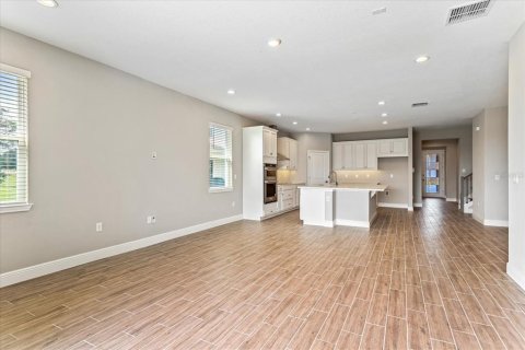 House in Winter Garden, Florida 6 bedrooms, 316.98 sq.m. № 2267331 - photo 12