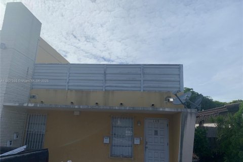 Apartment in Miami Springs, Florida 2 bedrooms, 428.74 sq.m. № 1979920 - photo 5