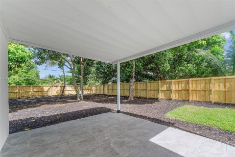 Купить виллу или дом в Норт-Майами, Флорида 3 спальни, 123.93м2, № 1951931 - фото 27