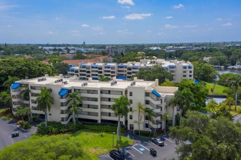 Condo in Sarasota, Florida, 2 bedrooms  № 1734818 - photo 1