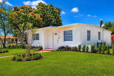 Villa ou maison à Hialeah, Floride 3 chambres, 121.42 m2 № 2090513