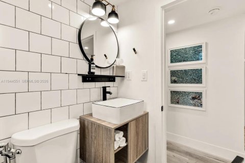 Appartement à louer à Miami, Floride: 2 chambres, 191.38 m2 № 2001082 - photo 13