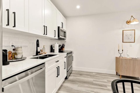 Appartement à louer à Miami, Floride: 2 chambres, 191.38 m2 № 2001082 - photo 17