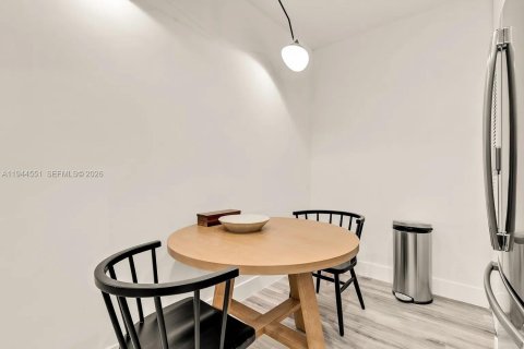 Appartement à louer à Miami, Floride: 2 chambres, 191.38 m2 № 2001082 - photo 5