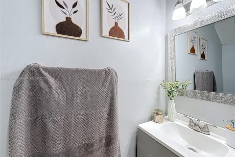 Touwnhouse à vendre à Hialeah, Floride: 2 chambres, 96.99 m2 № 1781570 - photo 16