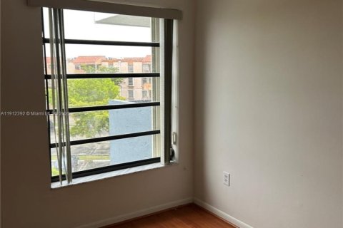 Купить кондоминиум в Майами, Флорида 2 спальни, 108.7м2, № 1968542 - фото 21