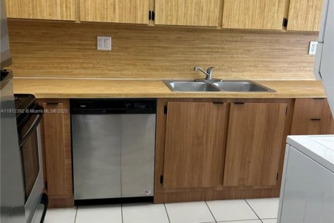 Купить кондоминиум в Майами, Флорида 2 спальни, 108.7м2, № 1968542 - фото 6