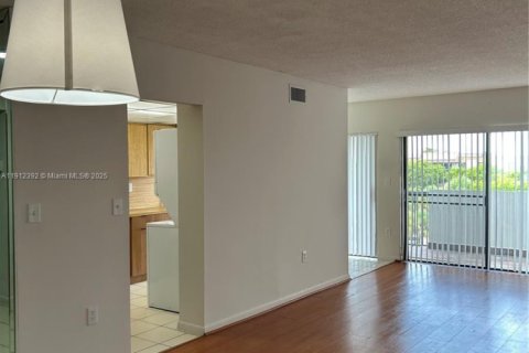 Купить кондоминиум в Майами, Флорида 2 спальни, 108.7м2, № 1968542 - фото 3