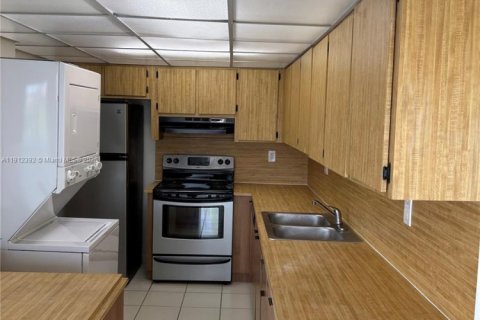 Купить кондоминиум в Майами, Флорида 2 спальни, 108.7м2, № 1968542 - фото 10