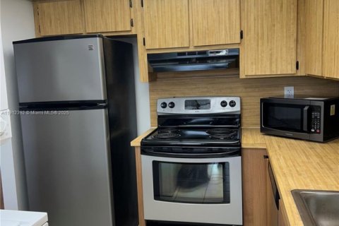 Купить кондоминиум в Майами, Флорида 2 спальни, 108.7м2, № 1968542 - фото 7