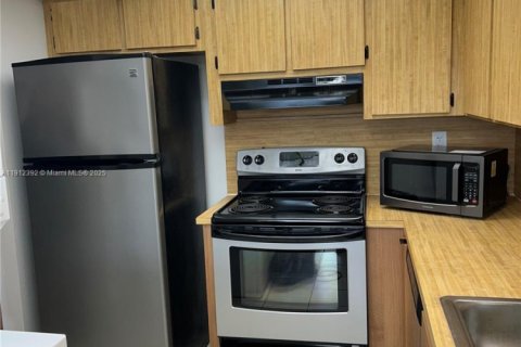 Купить кондоминиум в Майами, Флорида 2 спальни, 108.7м2, № 1968542 - фото 9