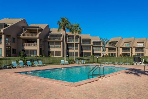 Condo in Tarpon Springs, Florida, 2 bedrooms  № 1511077 - photo 30