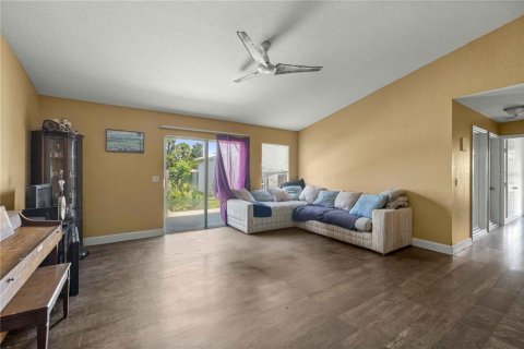Casa en venta en Belleview, Florida, 4 dormitorios, 167.32 m2 № 2157695 - foto 11