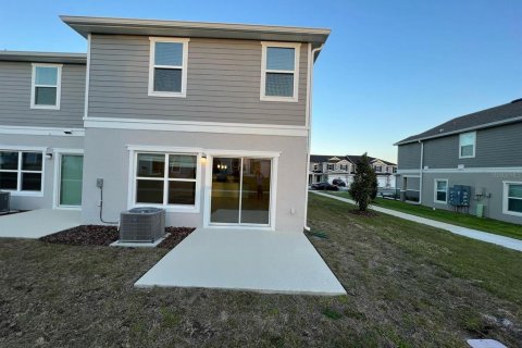 Townhouse in Davenport, Florida 3 bedrooms, 156.73 sq.m. № 2110972 - photo 15