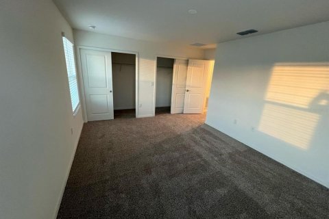 Townhouse in Davenport, Florida 3 bedrooms, 156.73 sq.m. № 2110972 - photo 11