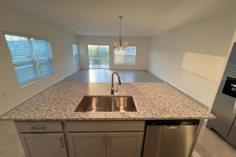 Townhouse in Davenport, Florida 3 bedrooms, 156.73 sq.m. № 2110972 - photo 5