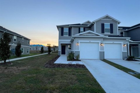 Townhouse in Davenport, Florida 3 bedrooms, 156.73 sq.m. № 2110972