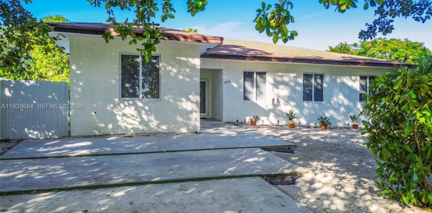 Villa ou maison à Cutler Bay, Floride 5 chambres, 208.66 m2 № 1996058