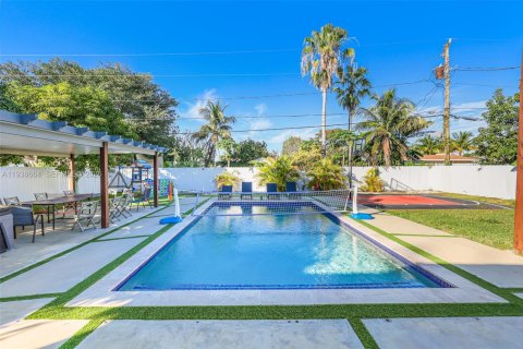 Villa ou maison à vendre à Cutler Bay, Floride: 5 chambres, 208.66 m2 № 1996058 - photo 28