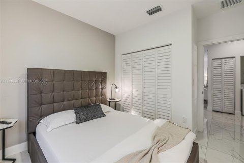 Villa ou maison à vendre à Cutler Bay, Floride: 5 chambres, 208.66 m2 № 1996058 - photo 16