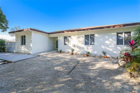 Villa ou maison à vendre à Cutler Bay, Floride: 5 chambres, 208.66 m2 № 1996058 - photo 27