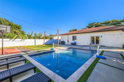 Villa ou maison à vendre à Cutler Bay, Floride: 5 chambres, 208.66 m2 № 1996058 - photo 30