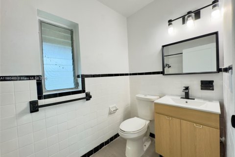 Casa en alquiler en North Miami, Florida, 1 dormitorio, 99.87 m2 № 1948654 - foto 7