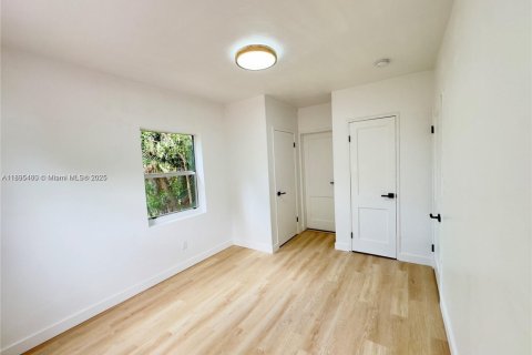 Casa en alquiler en North Miami, Florida, 1 dormitorio, 99.87 m2 № 1948654 - foto 8