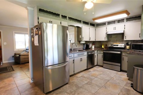 Villa ou maison à vendre à Lake Panasoffkee, Floride: 4 chambres, 123.47 m2 № 2310359 - photo 18