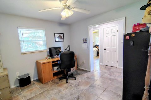 Villa ou maison à vendre à Lake Panasoffkee, Floride: 4 chambres, 123.47 m2 № 2310359 - photo 22