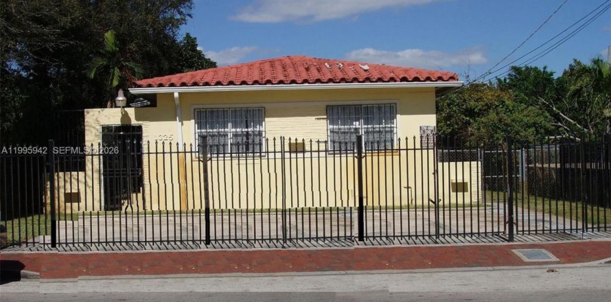 Коммерческая недвижимость в Майами, Флорида 197.97м2 № 2067794