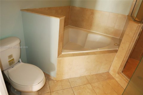 Townhouse in Homestead, Florida 4 bedrooms, 161.28 sq.m. № 1994437 - photo 16