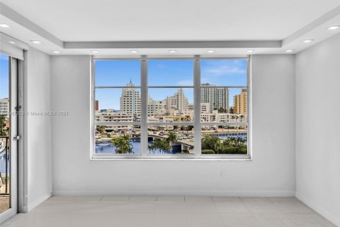 Condominio en venta en Miami Beach, Florida, 2 dormitorios, 155.15 m2 № 1958905 - foto 19