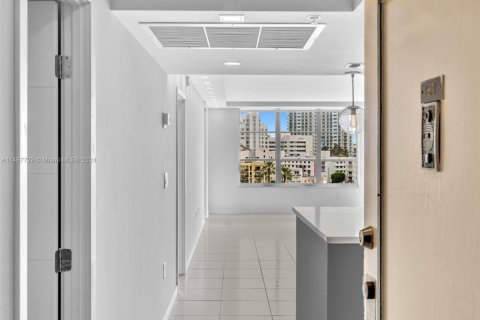Condominio en venta en Miami Beach, Florida, 2 dormitorios, 155.15 m2 № 1958905 - foto 15