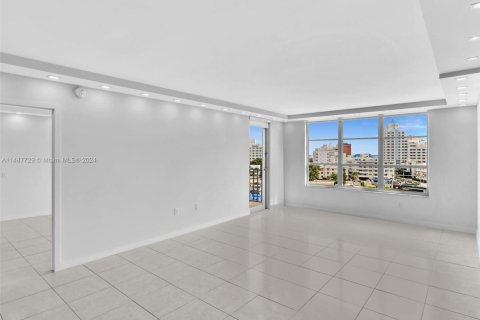 Condominio en venta en Miami Beach, Florida, 2 dormitorios, 155.15 m2 № 1958905 - foto 17