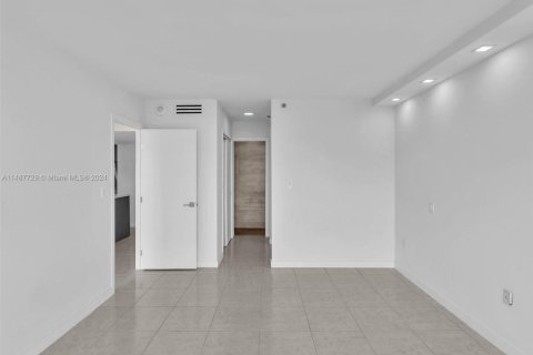 Condominio en venta en Miami Beach, Florida, 2 dormitorios, 155.15 m2 № 1958905 - foto 25