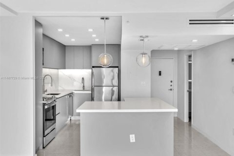 Condominio en venta en Miami Beach, Florida, 2 dormitorios, 155.15 m2 № 1958905 - foto 5