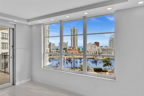 Condominio en venta en Miami Beach, Florida, 2 dormitorios, 155.15 m2 № 1958905 - foto 20