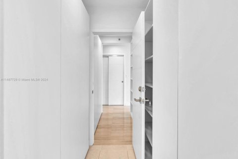 Condominio en venta en Miami Beach, Florida, 2 dormitorios, 155.15 m2 № 1958905 - foto 29