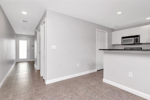 Copropriété à louer à Tampa, Floride: 2 chambres, 129.04 m2 № 1821155 - photo 11