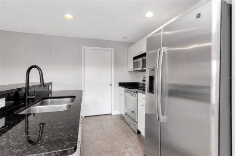 Copropriété à louer à Tampa, Floride: 2 chambres, 129.04 m2 № 1821155 - photo 16