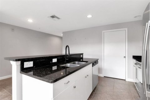 Copropriété à louer à Tampa, Floride: 2 chambres, 129.04 m2 № 1821155 - photo 17
