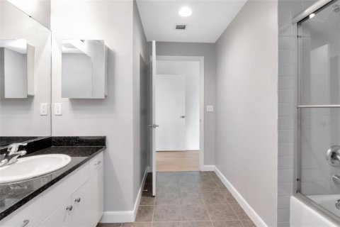 Copropriété à louer à Tampa, Floride: 2 chambres, 129.04 m2 № 1821155 - photo 5